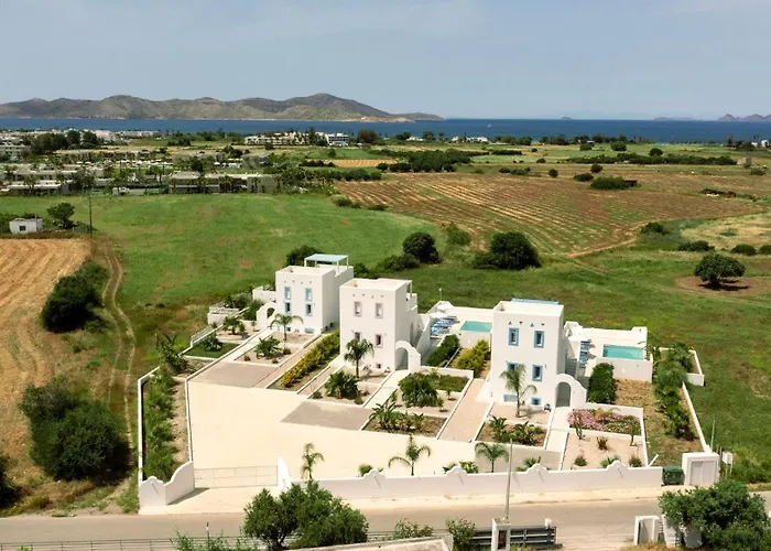Xenos 7 With A Private Pool Near The Sea *