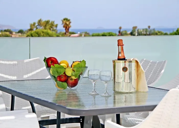 Xenos 7 With A Private Pool Near The Sea *