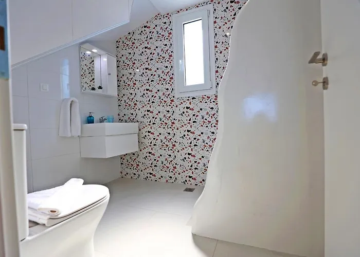 Xenos 7 With A Private Pool Near The Sea