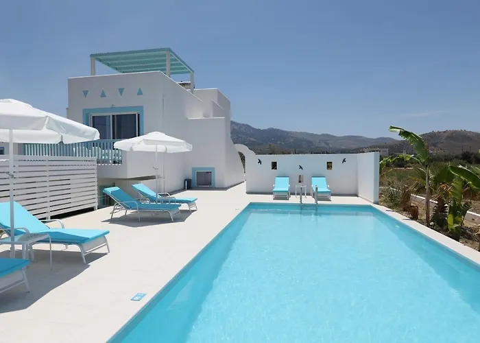 Xenos 7 With A Private Pool Near The Sea