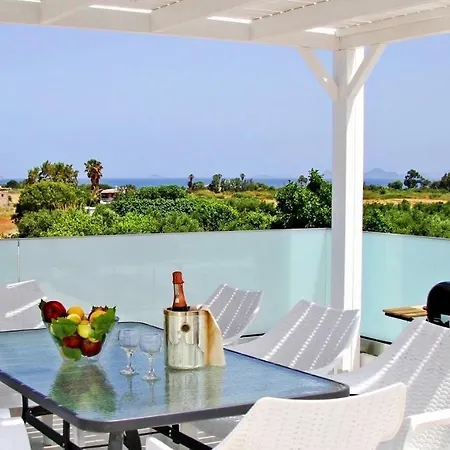 Xenos 7 With A Private Pool Near The Sea *