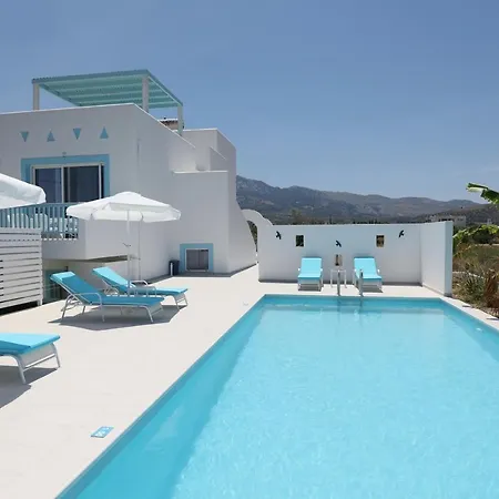 Xenos 7 With A Private Pool Near The Sea