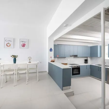 Xenos 7 With A Private Pool Near The Sea *