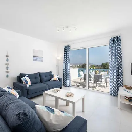 Xenos 7 With A Private Pool Near The Sea 别墅