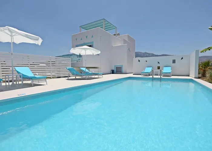 Xenos 7 With A Private Pool Near The Sea Вилла