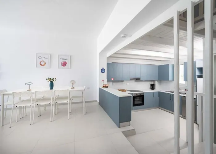 Xenos 7 With A Private Pool Near The Sea *